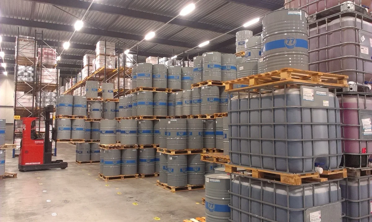 Almacén de lubricantes 77 Lubricants